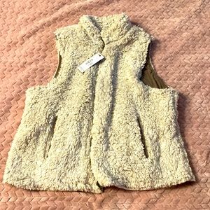 Beige fluffy vest, New and never worn with tags